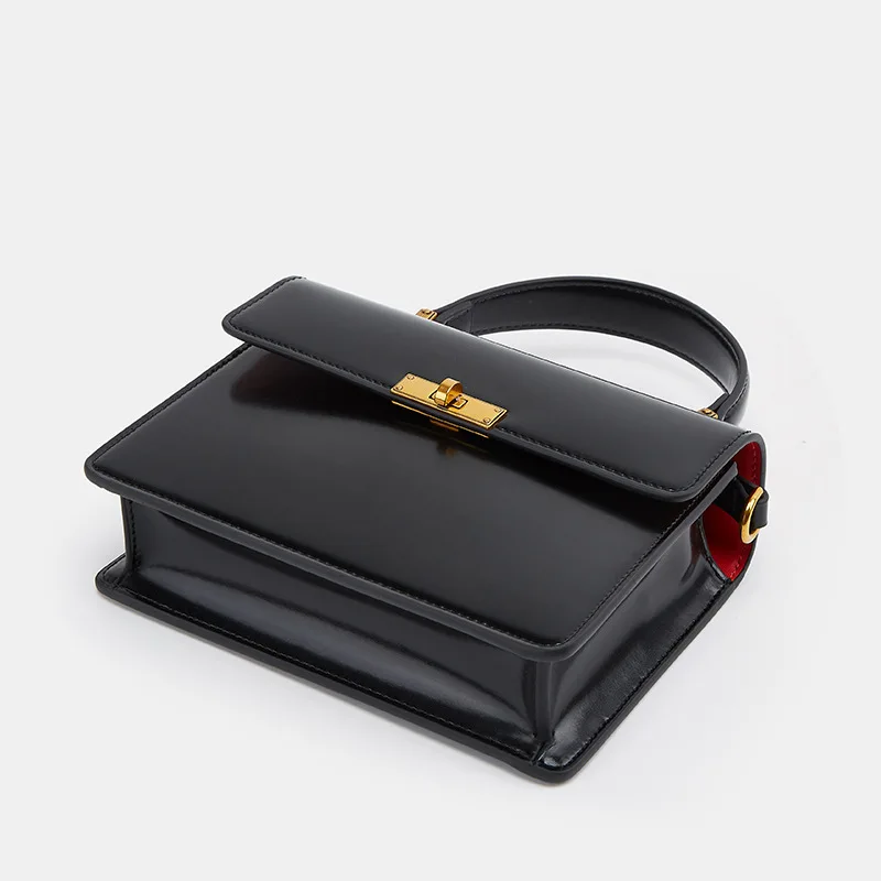 Elegant Retro Shoulder Satchel Leather Textured Feel Also Functions As A Vintage Chic Diaper Bag For Shopping