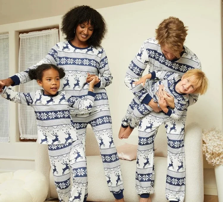 Merry Xmas Family Matching Pajamas Set All Elk Print Mother Father Kids Christmas Clothing Sets Soft Loose Pyjamas Holiday Look