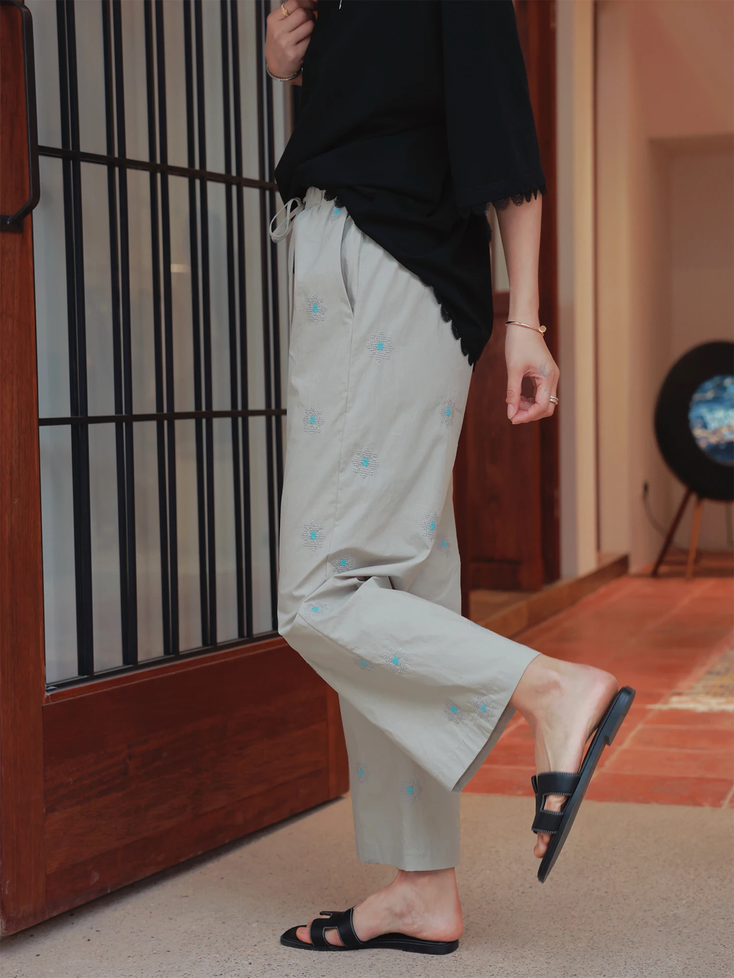 

Широкие брюки с вышивкой TT, прямого кроя, из хлопка, повседневные, со средней посадкой, на резинке, весна-лето, новый стиль