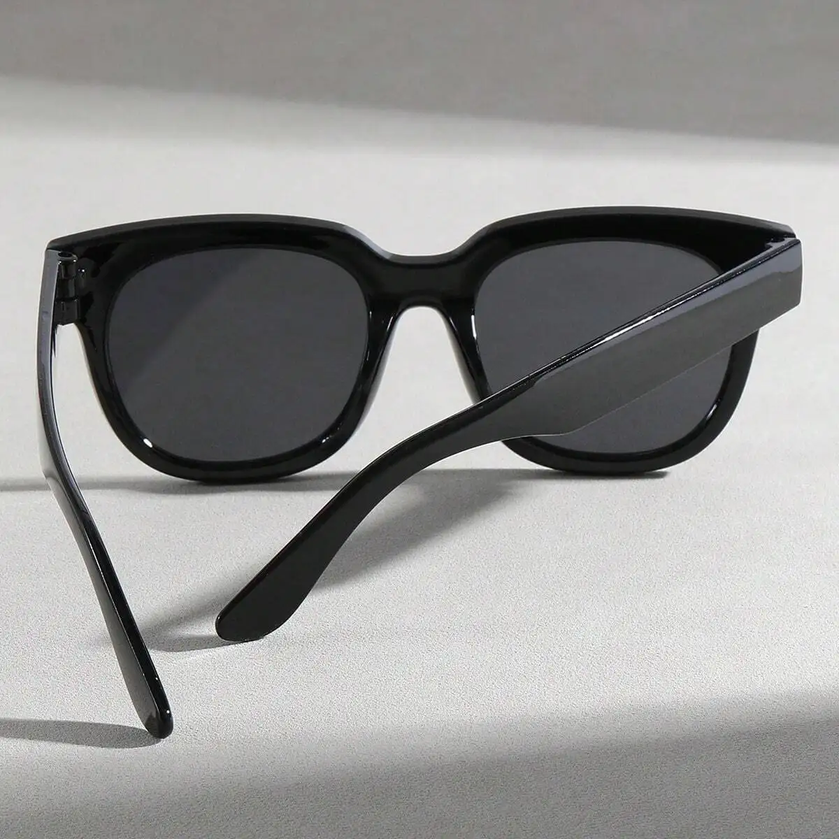 Unisex Square Stud Retro Fashion Sunglasses For Casual Outdoor Travel