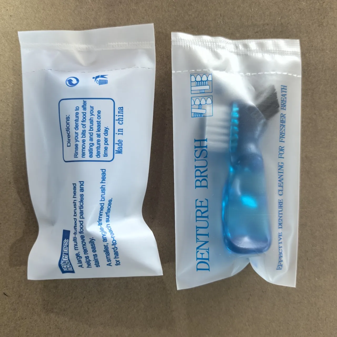 50er-Pack Mini-Zahnprothesen-Reinigungsbürste, tragbare doppelseitige Zahnprothesenbürste zur Reinigung von Zahnprothesen mit Einzelverpackung – Detail 3