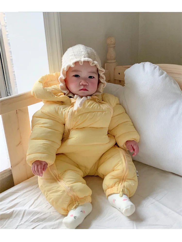 New newborn baby clothes jumpsuit baby solid color crawling clothes for boys and girls aged 0-3 winter cotton clothes for babies