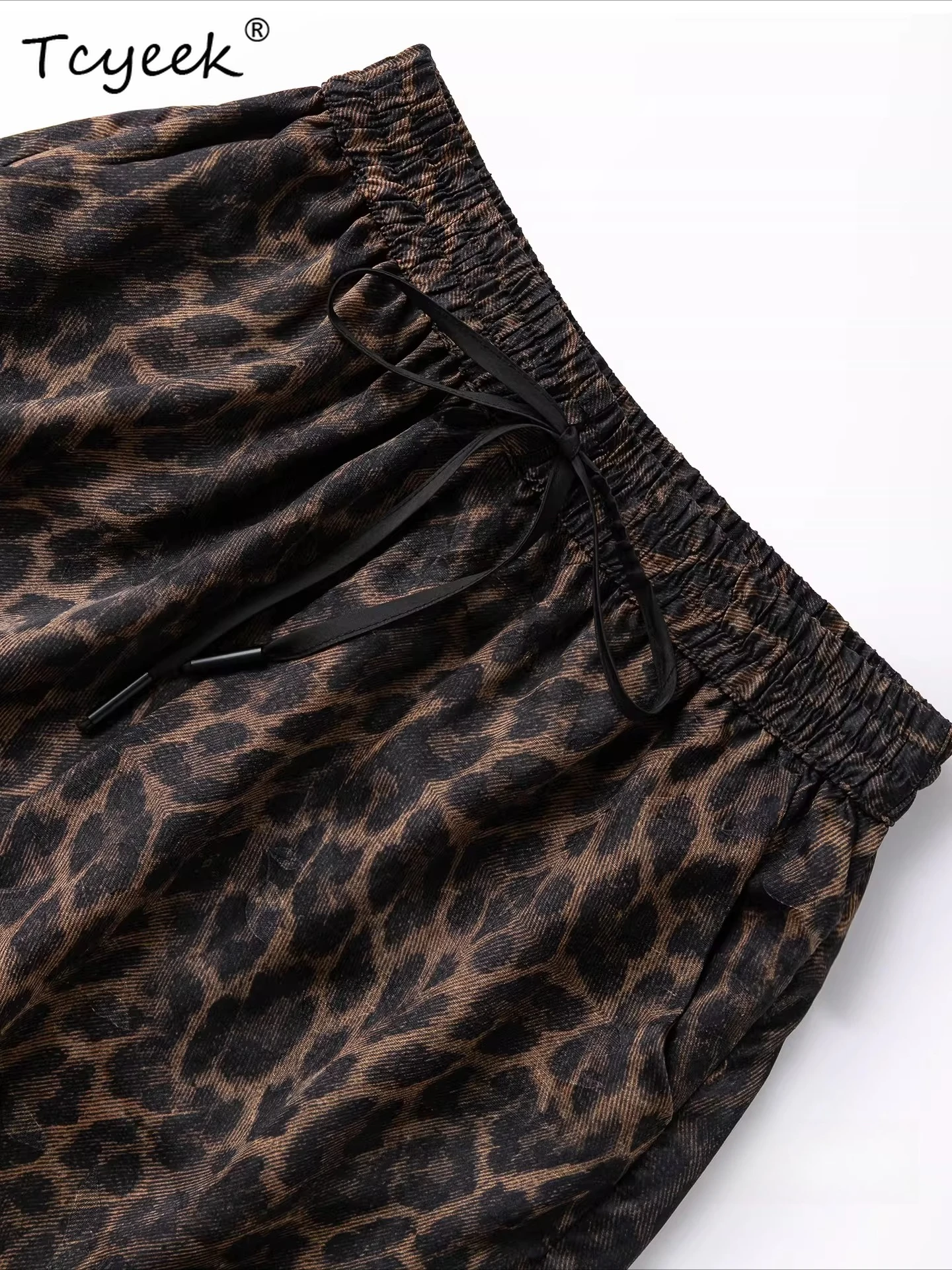 Tcyeek 100% Real Silk Women Shorts 2026 Summer Elastic Waist Leopard Print Versatile Shorts Female Clothing Pantalon Pour Femme