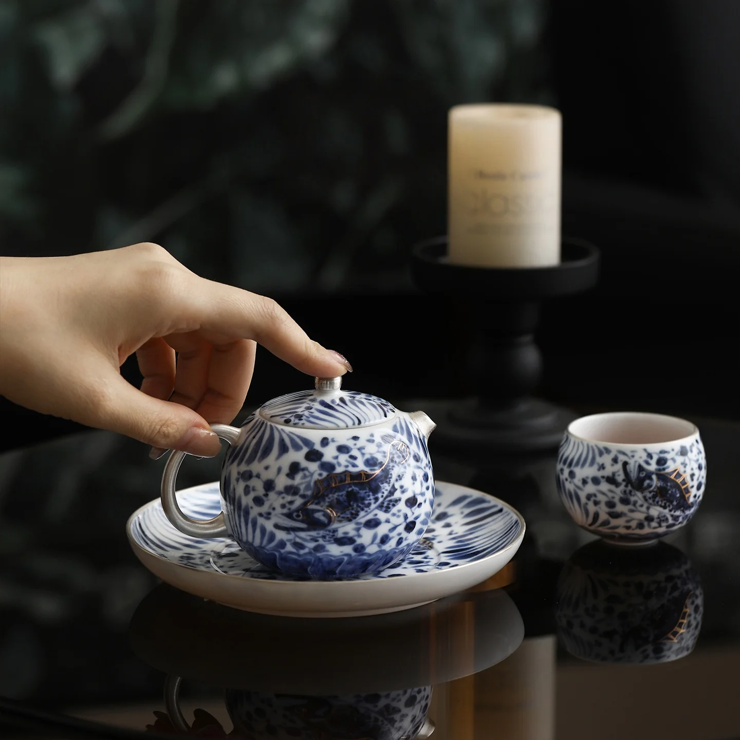 مذهب الفضة لوتس الأسماك الطحالب نمط شيشي إبريق الشاي السيراميك Teaset جميلة 1 وعاء 2 أكواب هدية صندوق الشاي صانع الكونغ فو طقم شاي