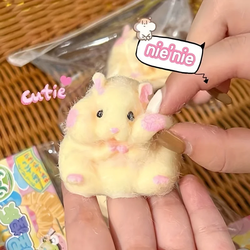 1 Stück süßes Käse-Hamster-Plüschtier – Soft Squeeze Relax, zweifarbig, weiß und gelb, bezauberndes Hamster-Design mit Käsetasche, P