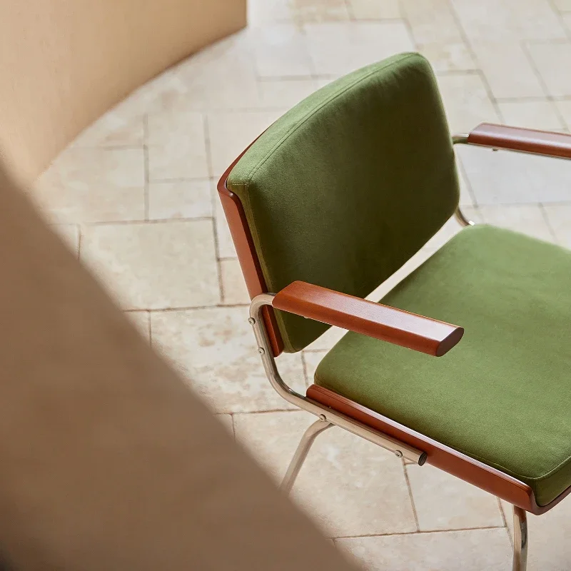 Рисунок 4 - Стул-комод для столовой