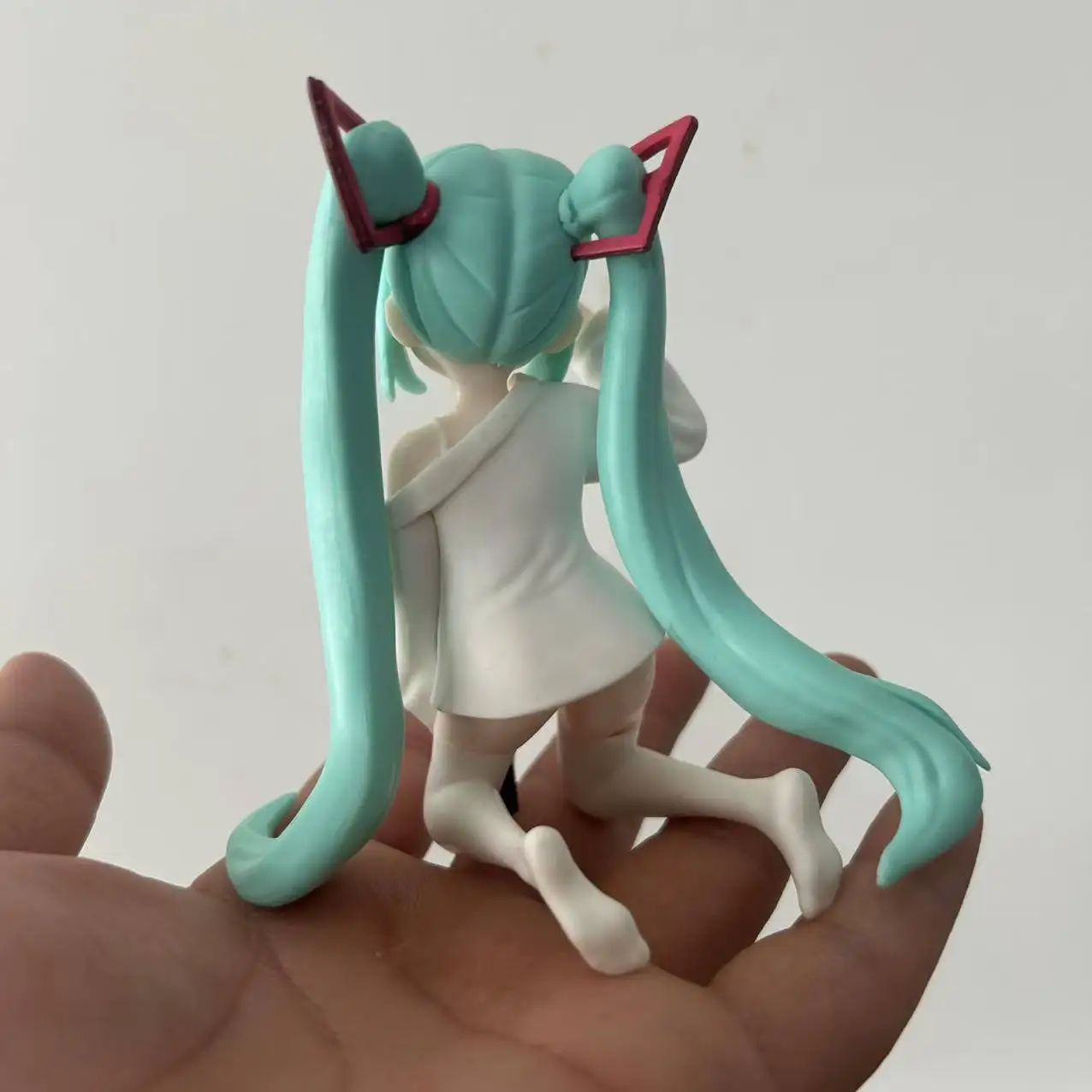 11cm 신작 애니메이션 하츠네 미쿠 고양이 귀 잠옷 귀여운 액션 피규어 PVC 모델 장난감 인형 조각상 책상 장식 자동차 장식품 선물