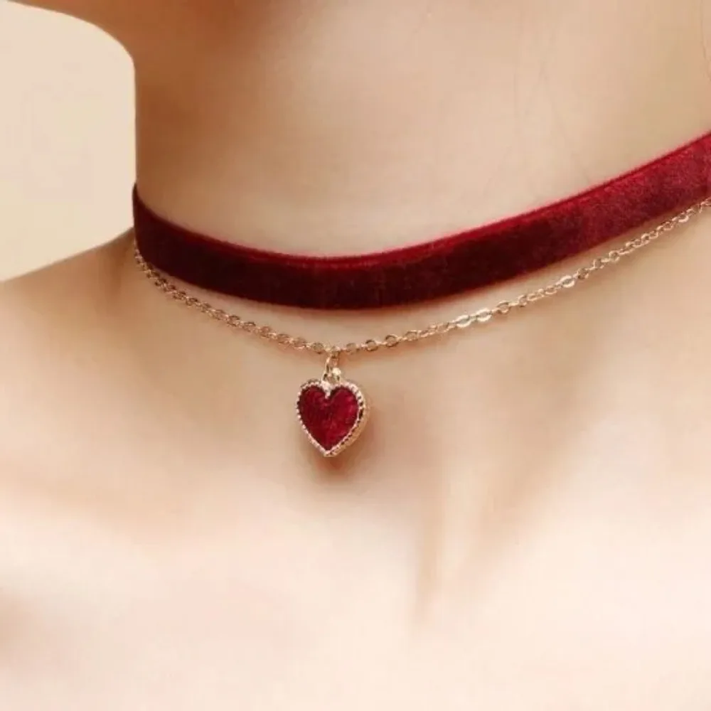 Classic Gothic Tattoo Red Velvet Choker Necklace Red Heart Pendant Necklaces for Women Fashion Jewelry Valentine's Gift