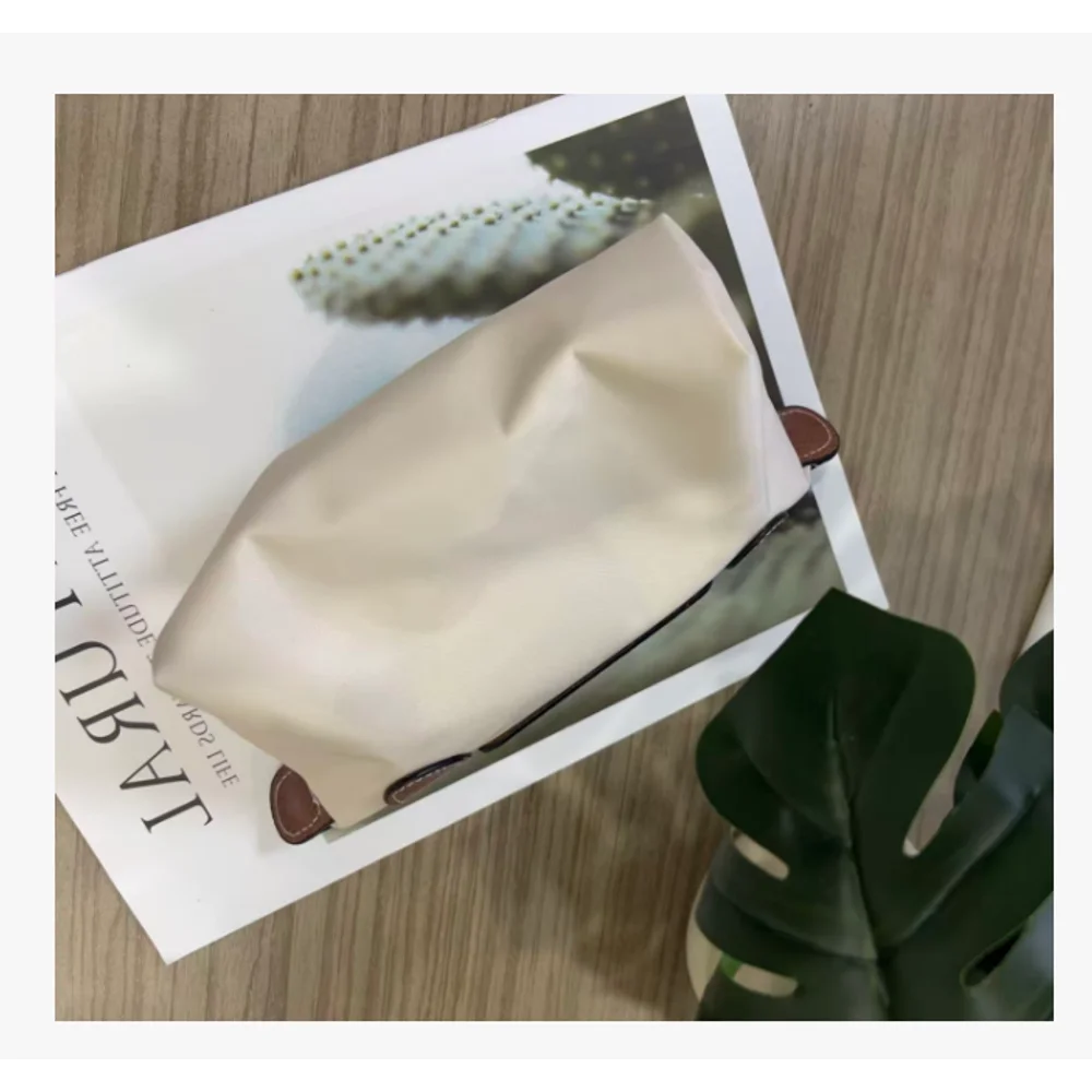 

2026 new handheld crossbody bag, classic retro bag, women's bag, crossbody bag, mini nylon bag laptop case