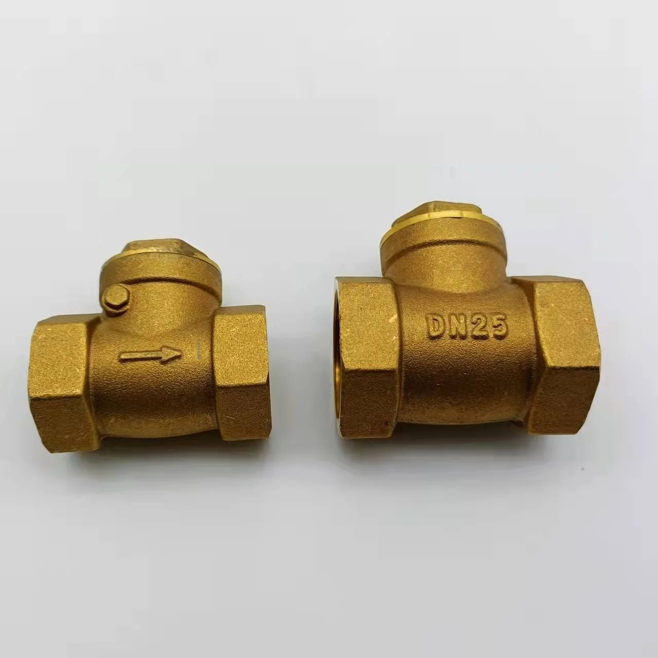 صمام فحص أفقي نحاسي صمام عداد المياه في اتجاه واحد غير قابل للإرجاع مع خيط داخلي DN25 1/2 بوصة لأنابيب المياه #3