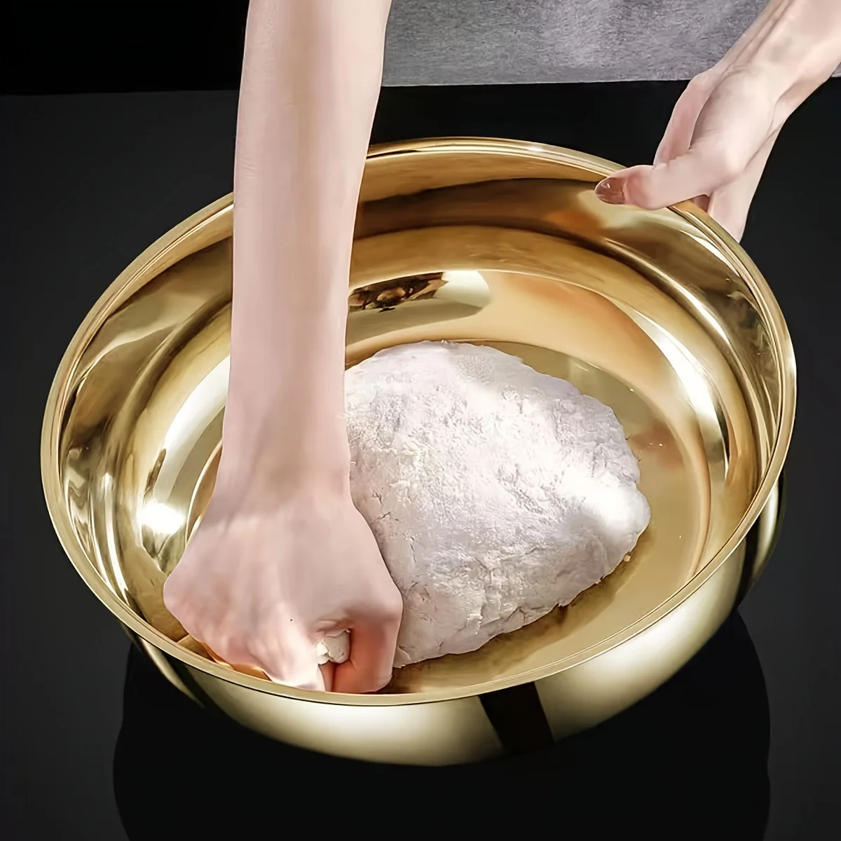 Golden Stainless Steel Mixing Bowl - Corrosion-resistant, Suitable for Kneading Dough, Eating Noodles, and Cleaning Vegetables