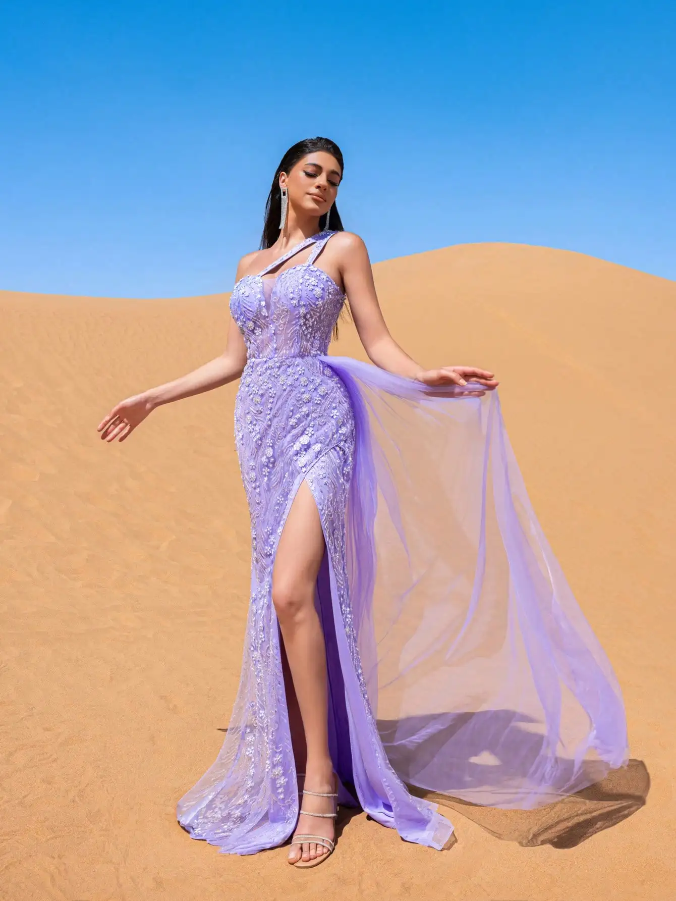 ゴージャスな非対称ネックライン花柄スパンコールビーズフォーマルドレス & イブニングドレス