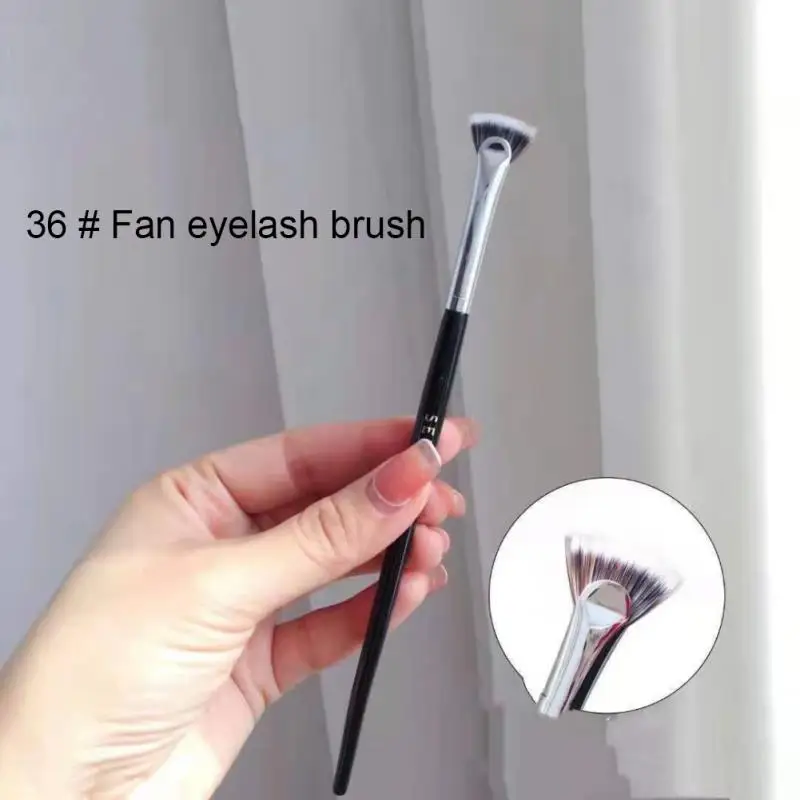 Makeup Brush Professional Makeup For Women Not Harmful To The Skin Not Harsh To The Face Not Consuming Powder Eyelash Brush