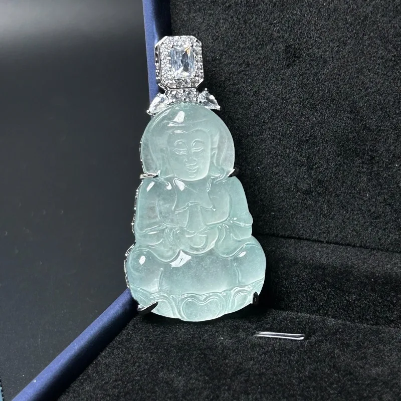 

Natural High-ice Quartzite Exquisite New Hand-polished Men's Pendant