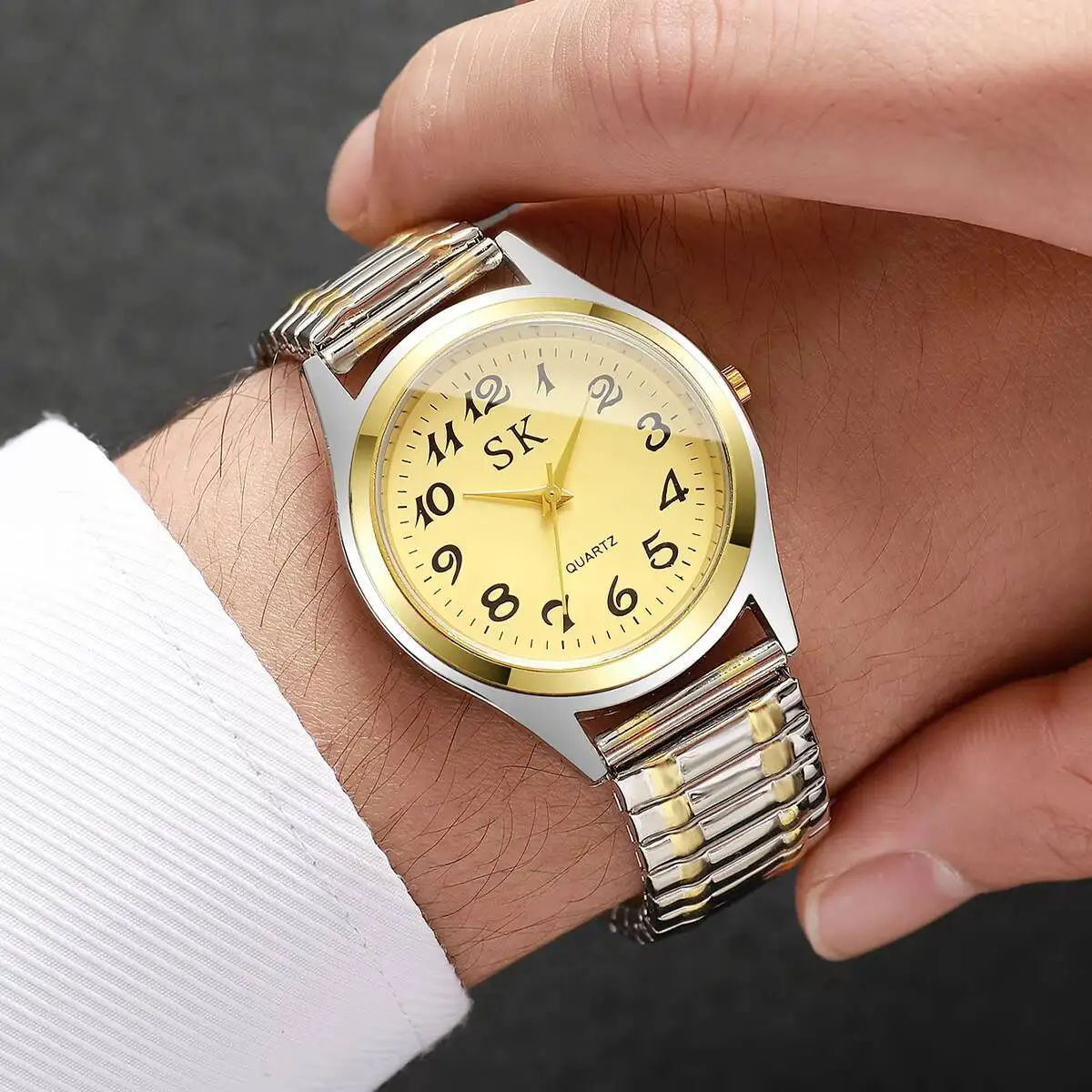 أزياء حزام مطاط رجال الأعمال الساعات عارضة التناظرية كوارتز ساعة اليد Reloj Hombre (بدون صندوق)