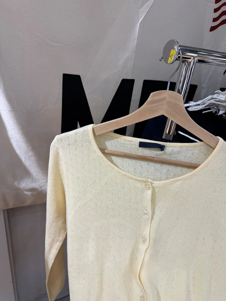 العيينة زبدة أصفر كم طويل تي شيرت المرأة مغرفة الرقبة واحدة الصدر سترة تيز الخريف الحلو لطيف لينة قطنية عالية الجودة التي شيرت