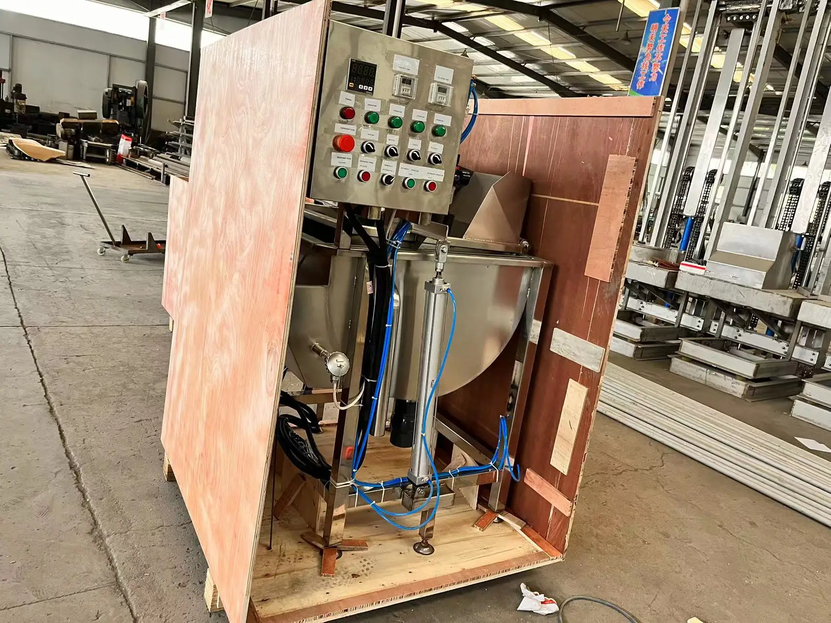 Automatic Chicken Scalding Plucking Machine in Slaughterhouse