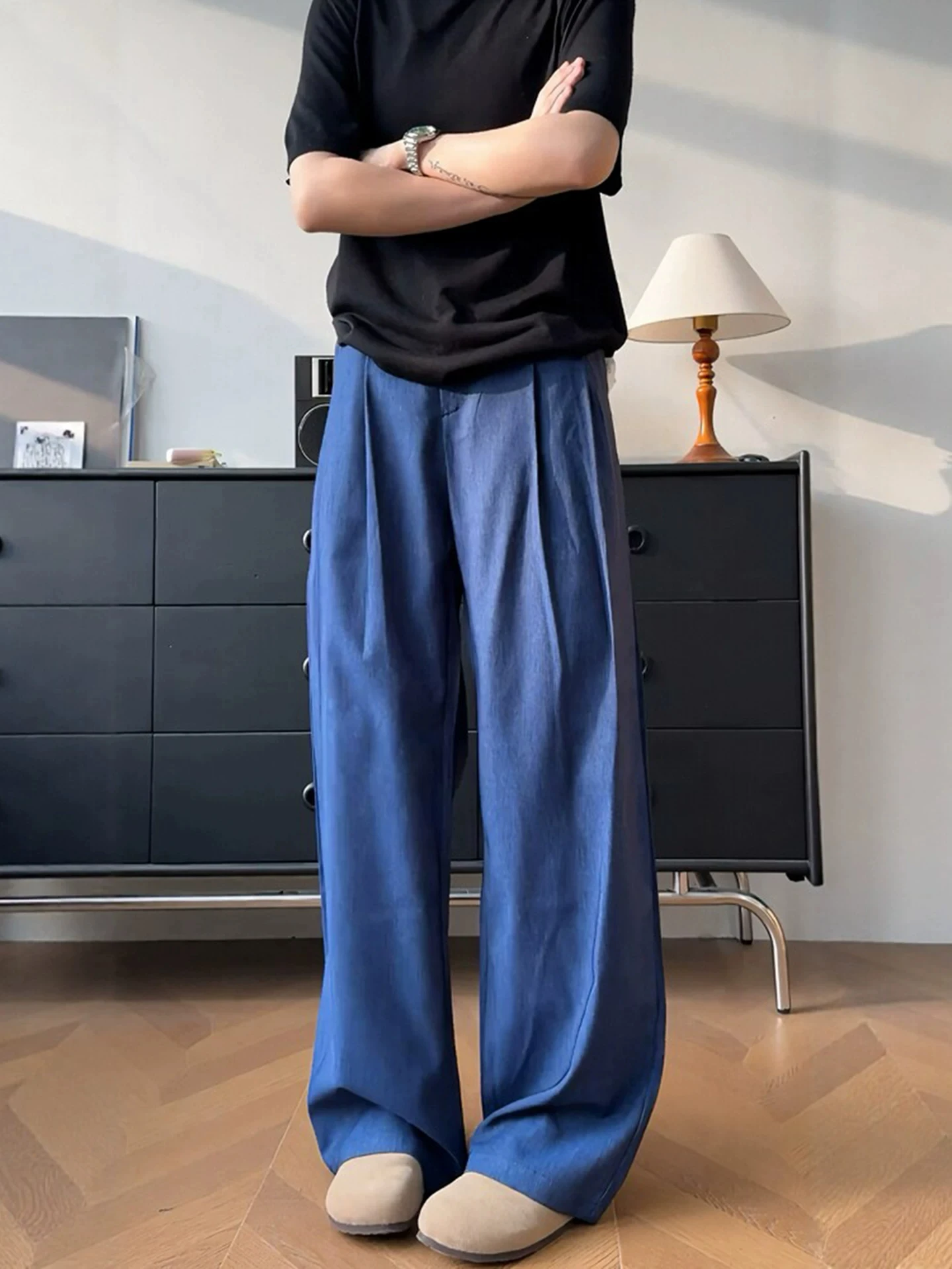 Pantalones plisados azul Klein para hombre, estilo vaquero holgado y cómodo, pantalones casuales de seda con tacto fresco y pierna recta.