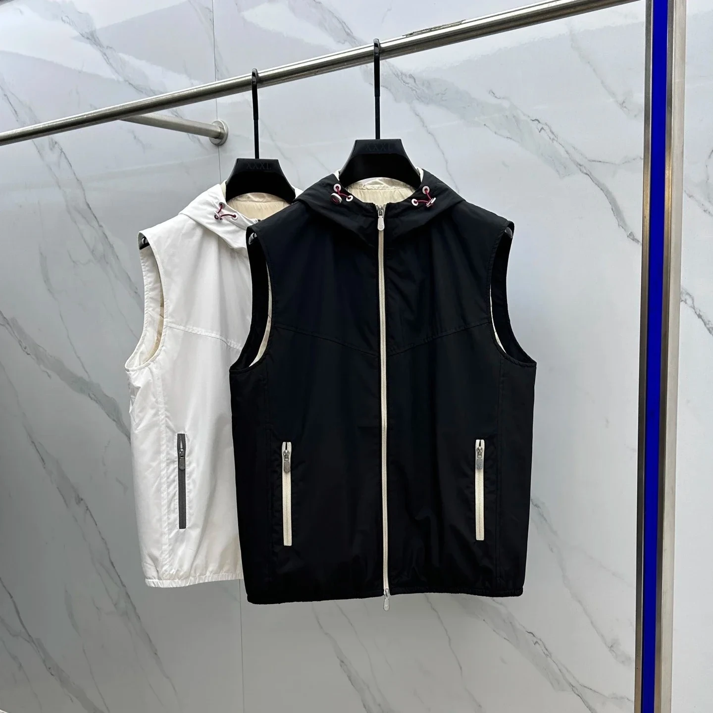 

Мужской жилет BC с капюшоном и молнией с вышивкой