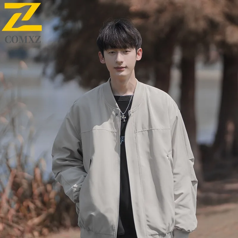 

COMXZ 2025 осенняя новая куртка мужская весенне-осенняя новая верхняя мужская куртка с бейсбольным воротником повседневная свободная простая бейсбольная куртка