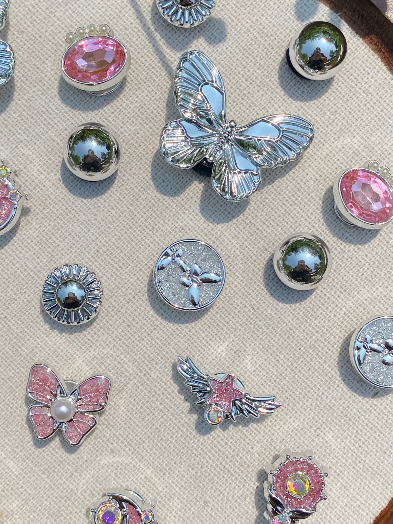 20pcs Fashion Pink Rhinestone Butterfly DIY Detachable Shoe Charms, ABS Garden Clog Sandal Decorations, All-Season Outdoor Shoe