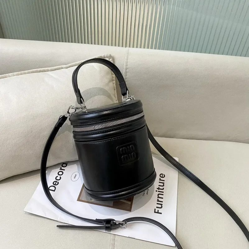 Borsa a secchiello convertibile stile K 2025 Borsa a tracolla/tracolla portatile di lusso da donna con bestseller di artigianato artigianale