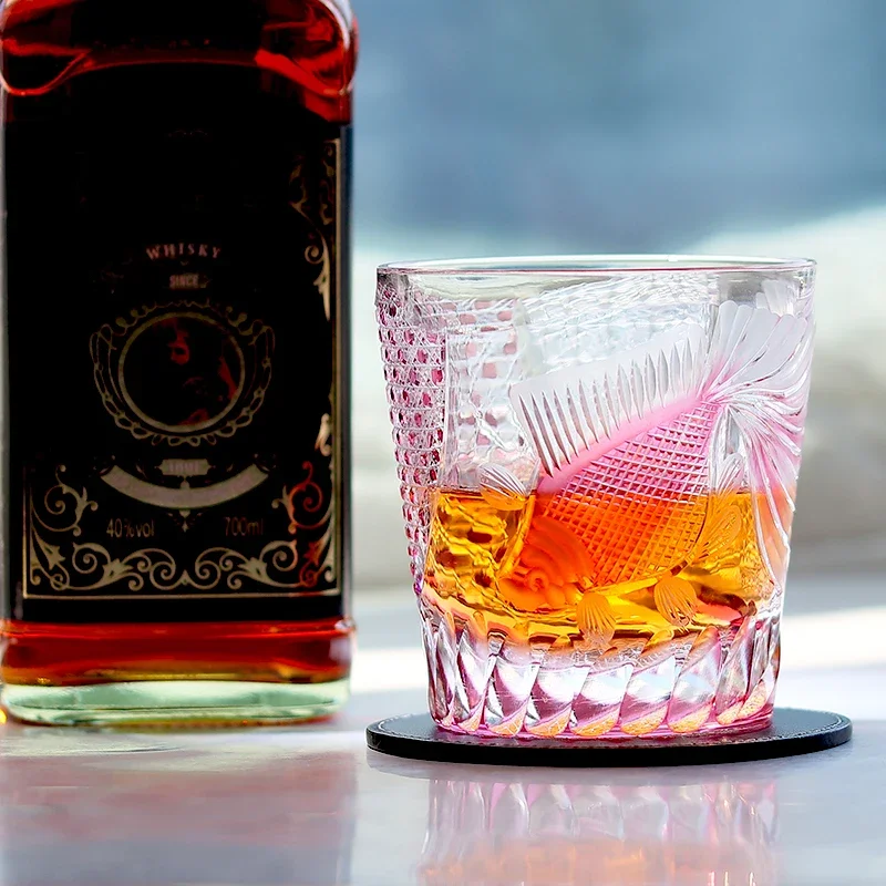 Edo Kiriko Whiskey Glass 320ml, Handmade Goldfish Pattern, Red Artistic Drinkware, Vaso Whisky Grabado Vidrio