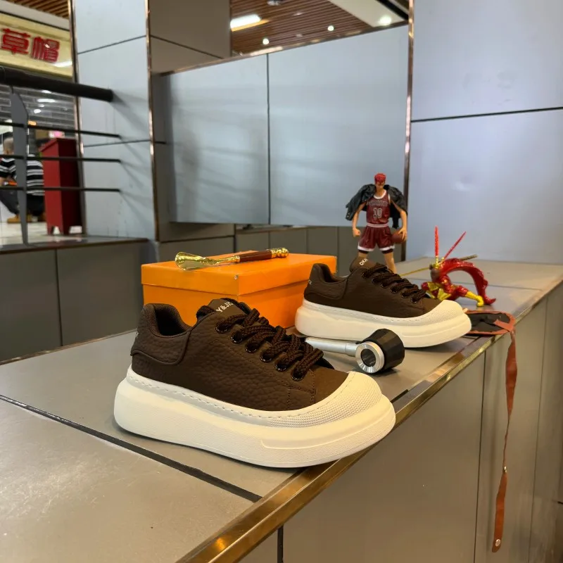 Men's Retro Versatile Casual Shoes 2026 New Autumn High Top Thick Bottom Heightening Large Head Sports Shoes Fashionable