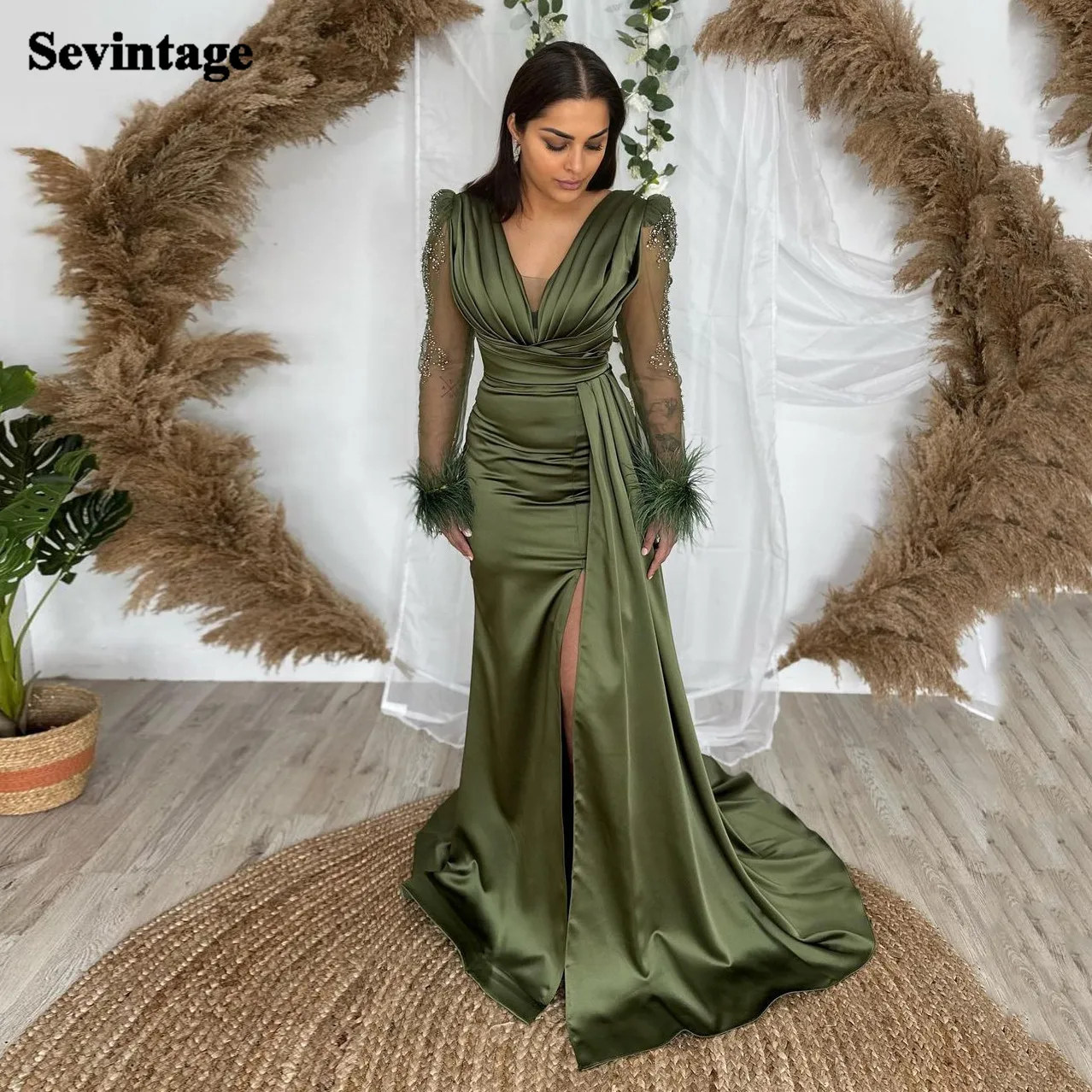 

Sevintage Olive Green Mermaid Evening Dresses Beaded Long Sleeves Prom Gowns With Feathers Side Slit Formal Party Event Gowns