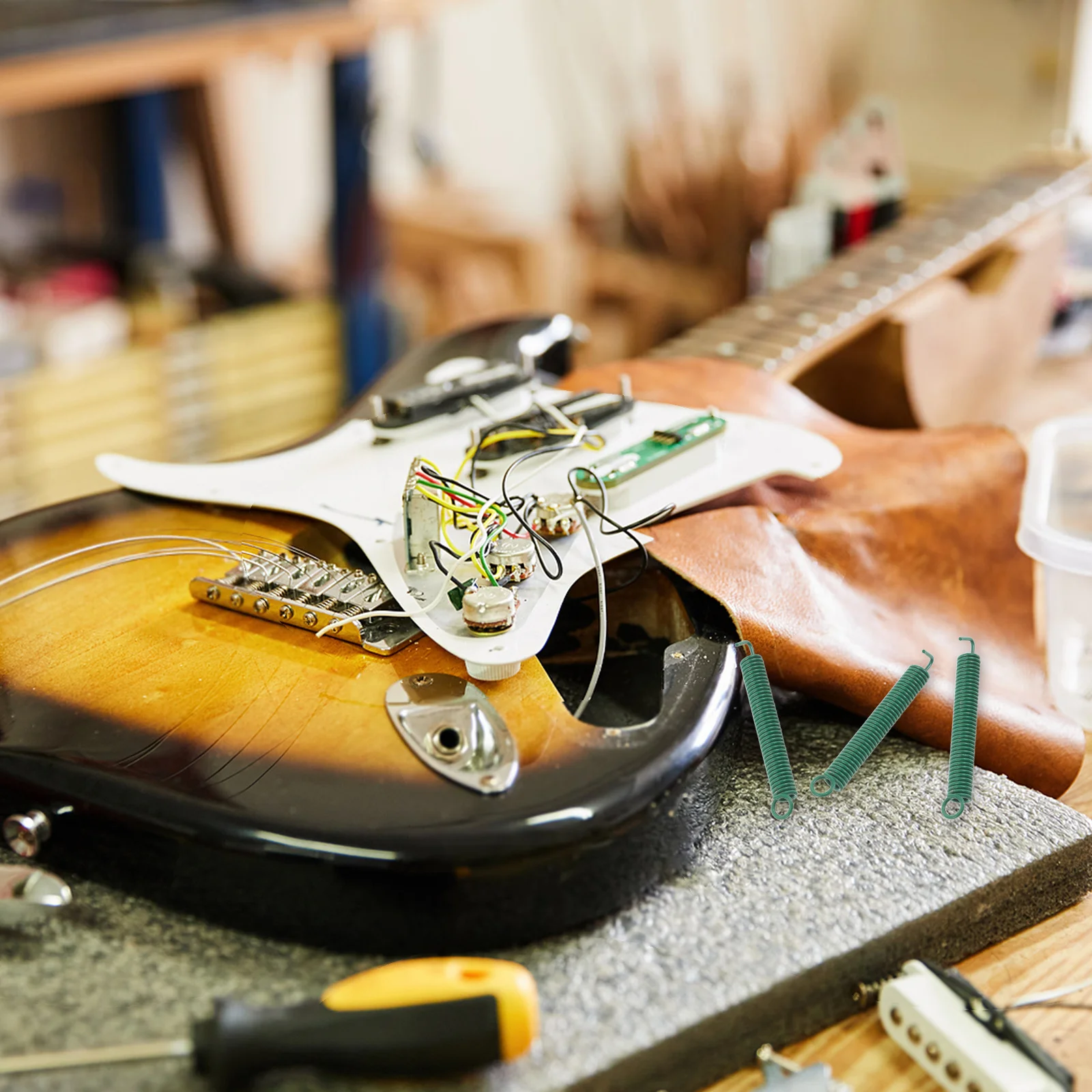 

1 Set Electric Guitar Tremolo Bridge Springs Saddle Plate Metal For Universal Replacement Heavy Duty Stability Precision Tuning