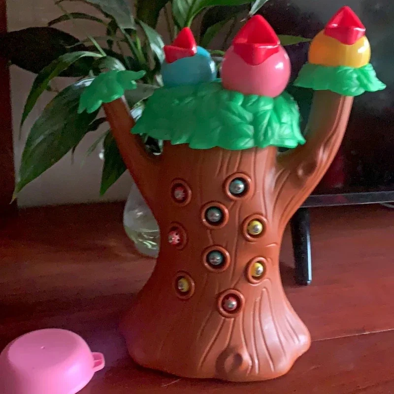 Gioco picchio con illuminazione parlante: abbinamento colorato di forme di insetti, giocattolo per addestramento alla coordinazione occhio-mano per bambini