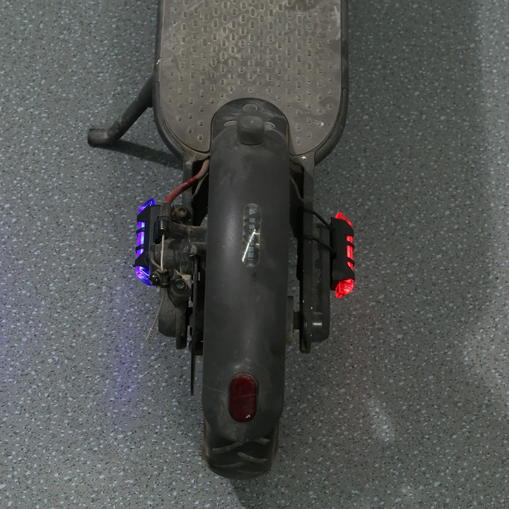 2 stücke Elektrische Roller Warnung Licht Wasserdichte Elektrische Roller Rücklicht Nacht Sicherheit LED-Blitz Lampe für M365 Pro