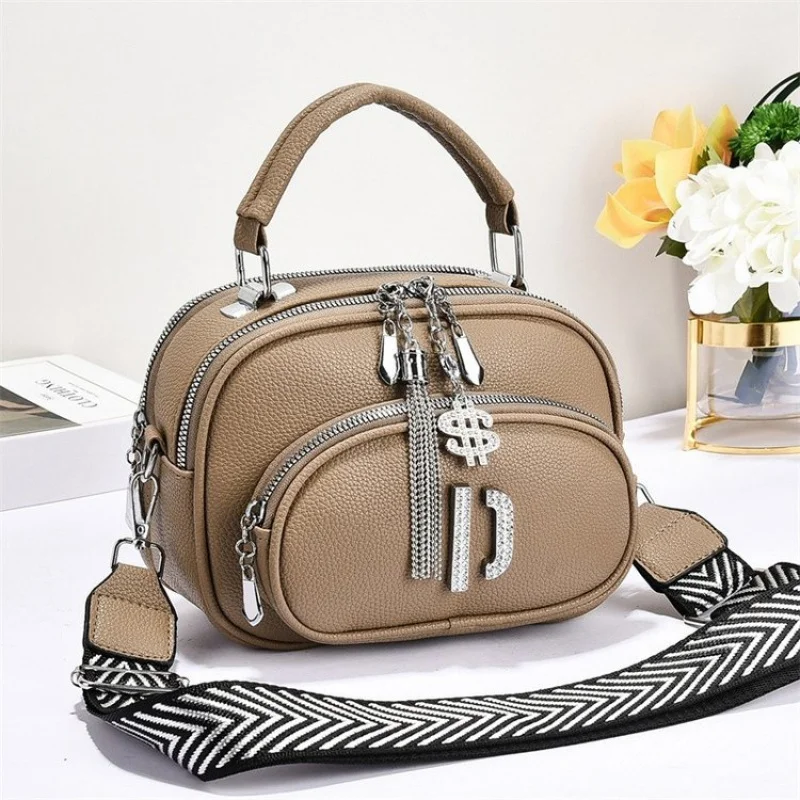 

Stylish Vintage Simple Crossbody Bag With Letter Logo Trendy For Business Women And Leisure