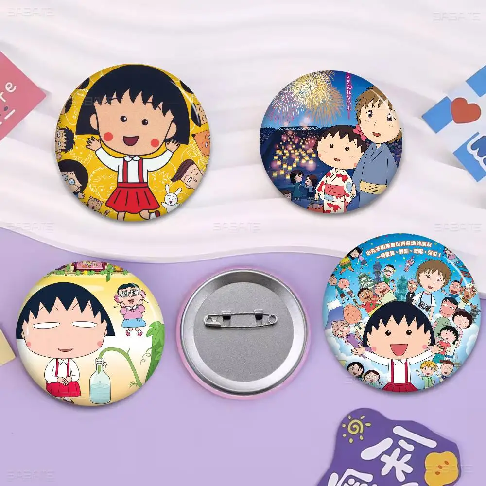 Broches redondos de dibujos animados de Chibi Maruko Chan, 32/44/58mm, pines hechos a mano para mochila, accesorios de joyería, regalos, insignia creativa