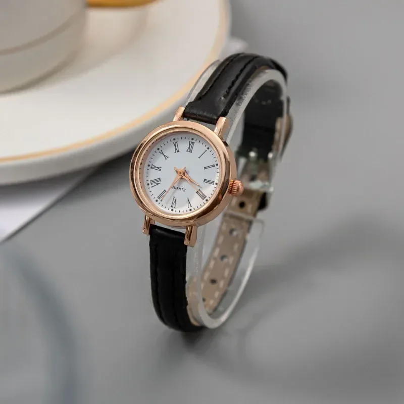 Women Watches Vintage Small Dial Watch Sweet Leather Strap Casual Women's Watches Bracelet Quartz Ladies Watch Women Clock Wrist