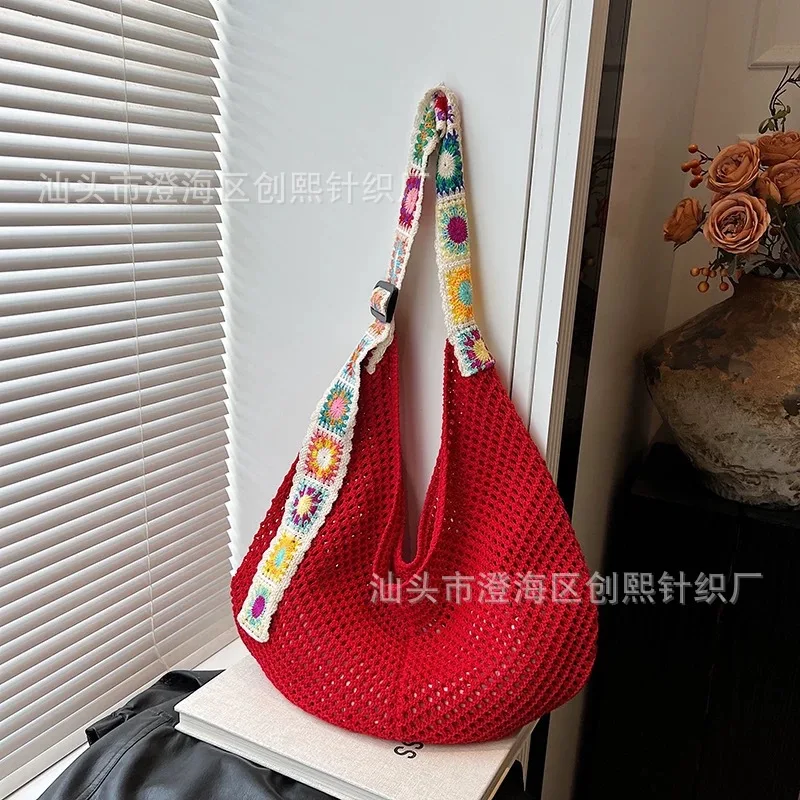 حقائب يد فاخرة مصممة حقائب كتف منسوجة للنساء سعة كبيرة لقضاء عطلة الشاطئ بوهو مطرزة بالزهور حقيبة كاجوال