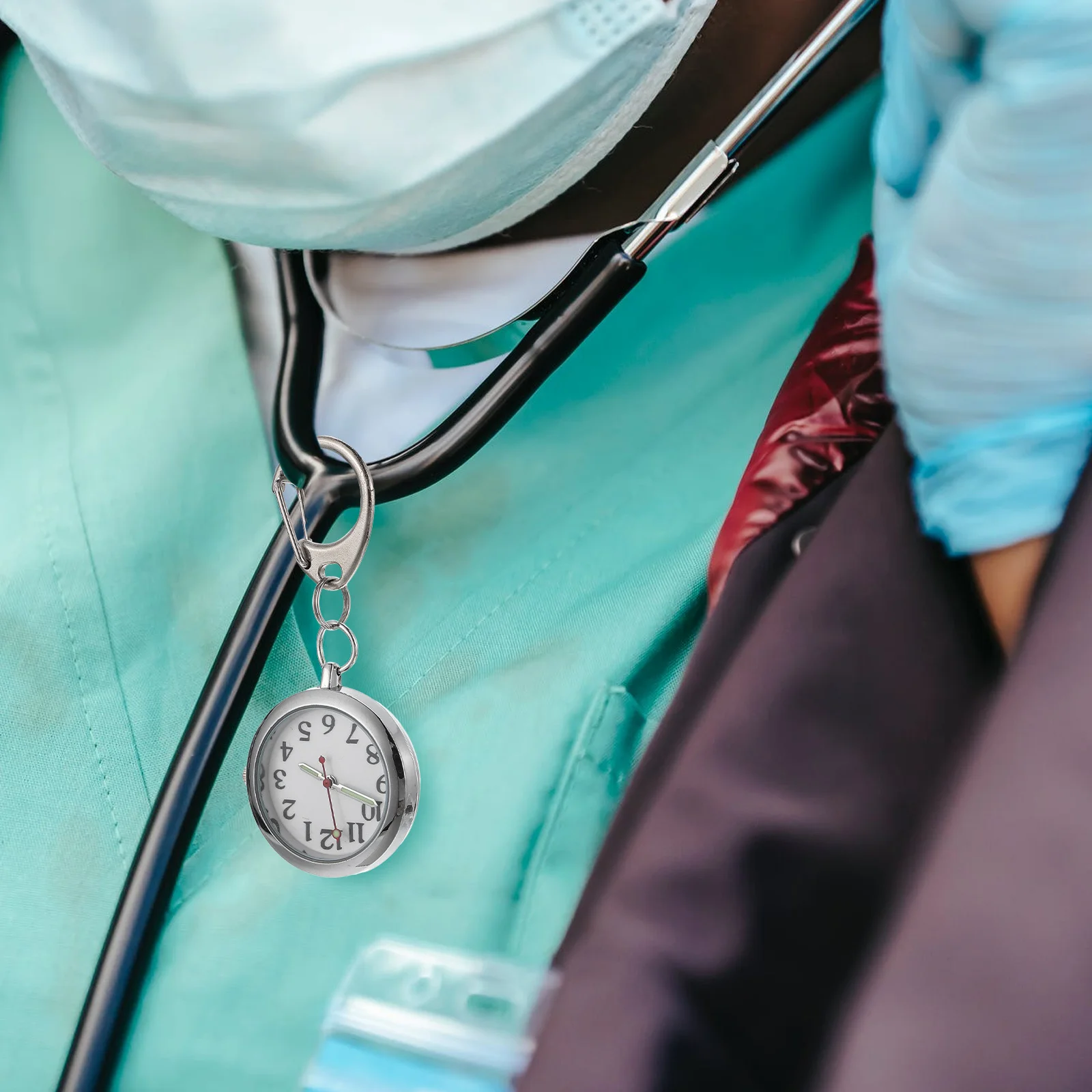 ساعة جيب للممرضات مع أيدي متوهجة ليلاً، تصميم بمشبك مقاوم للصدأ من الفولاذ المقاوم للصدأ، لمسة نهائية ناعمة لعمل التحول