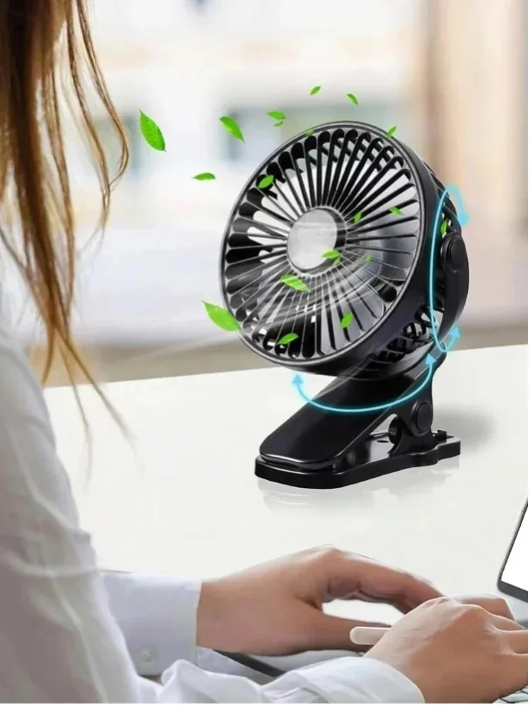 Tragbarer elektrischer Clip-Ventilator, 360° °   Drehbarer batteriebetriebener Kinderwagen-Ventilator, leiser Mini-Tischventilator mit 3 Geschwindigkeiten, wiederaufladbarer USB-Kleinkühlventilator