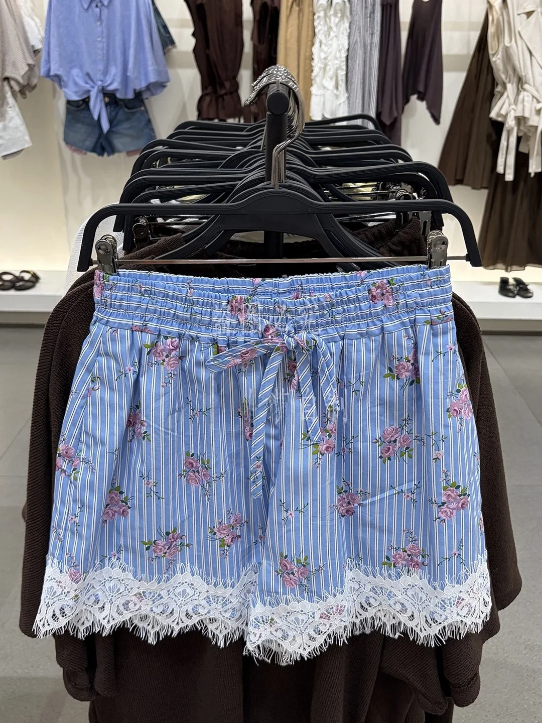 

Summer 2026 New Sweet Fashion Lace Trim Belted Striped Elastic Floral Casual Shorts Women's 1165126 Straight Leg Natural Waist