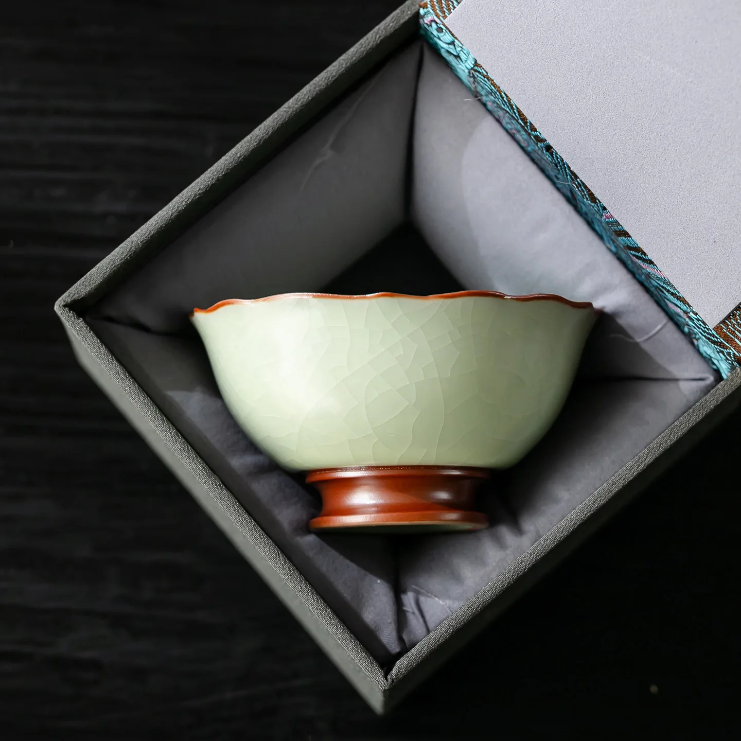 Ru Ware Tea Cup Meju Kung Fu Set Tasting Pressure Bottle Medium Ceramic Drinking Gift Box