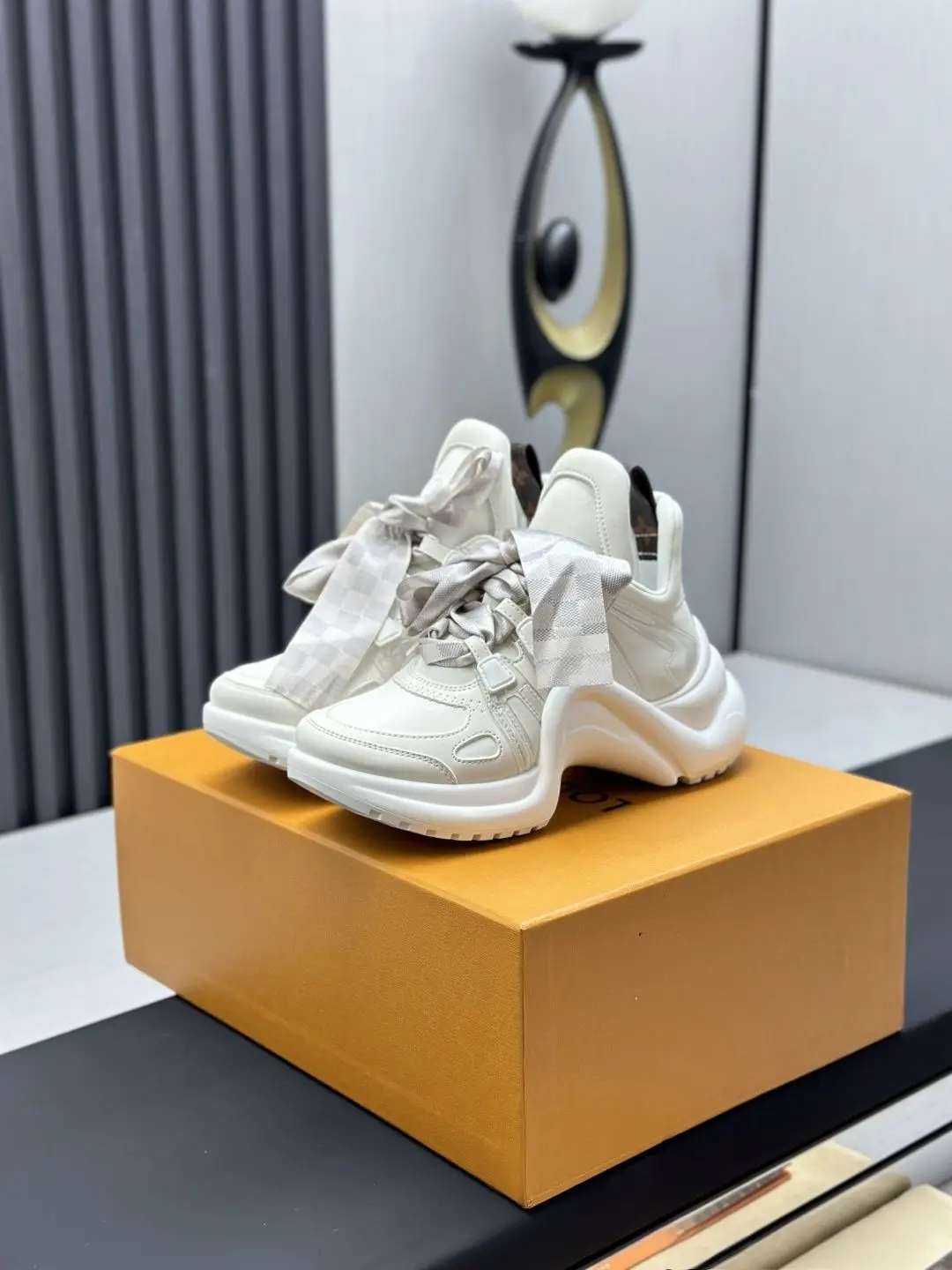 Unisex Trendy Wave Chunky Casual Sneakers Soft Leather Upper Plaid Ribbon Bow Decor Thick Bottom Footwear