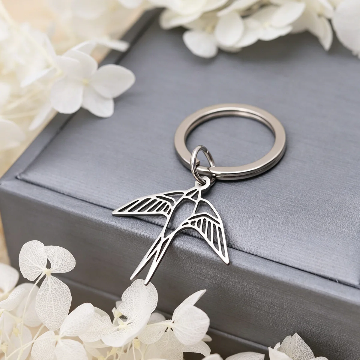 Vintage Swallow Bird Keychain Creative Animal Key Ring for Women Stainless Steel Bag Car Keychain Fashion Jewelry Wholesale