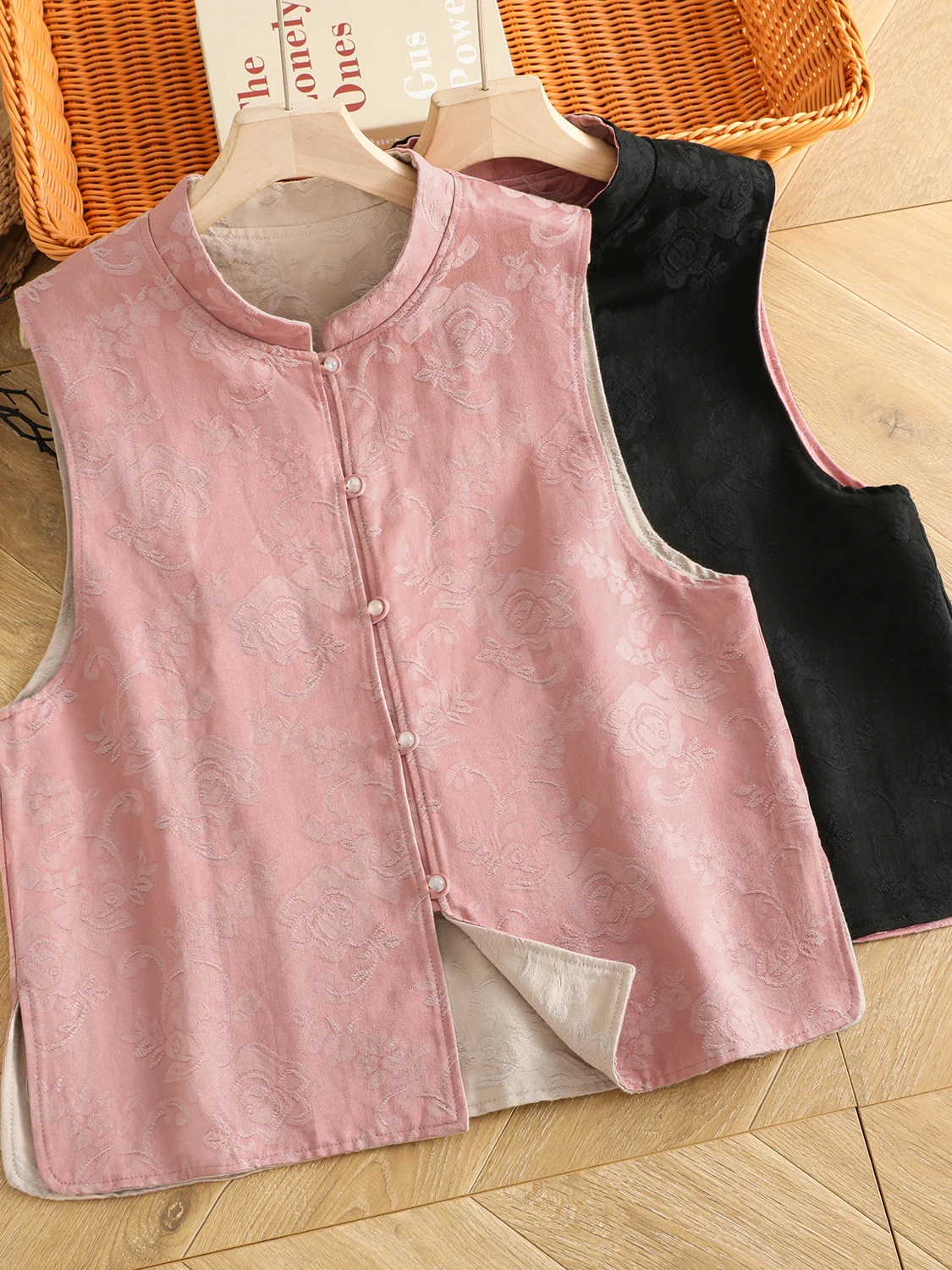 

New Chinese Sle Women's Vest Top Svel Embroidered Outerwear Autumn 2025 Faion High End Personali oulder Pad