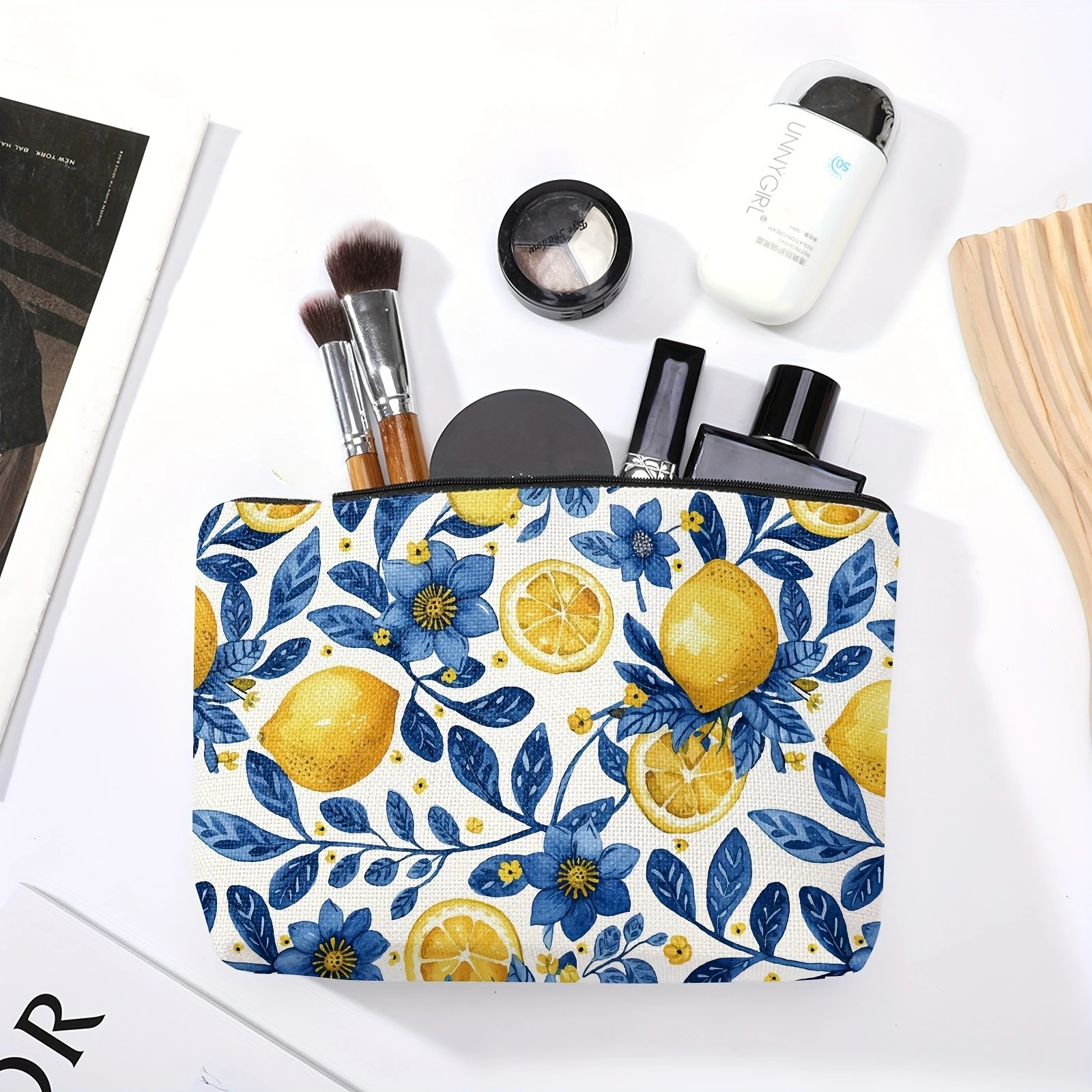 Chic Women's Polyester Cosmetic Bag Lemon and Floral Print Durable Toiletry Pouch with Zipper Coin Purse Storage Bag Pencil Case