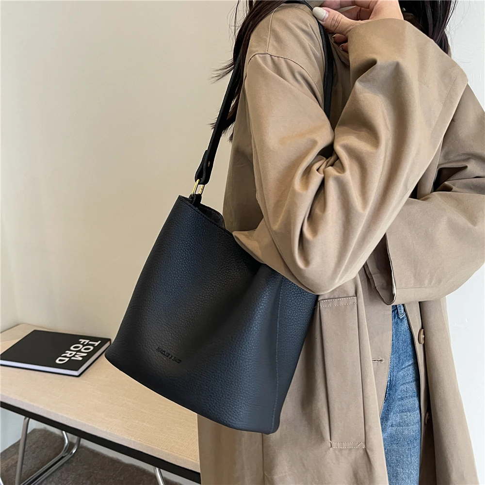 Toptrends Vintage Soft Bucket Shoulder Bags For Women 2024 Trend Designer Crossbody Bags PU Leather Ladies Handbags And Purses