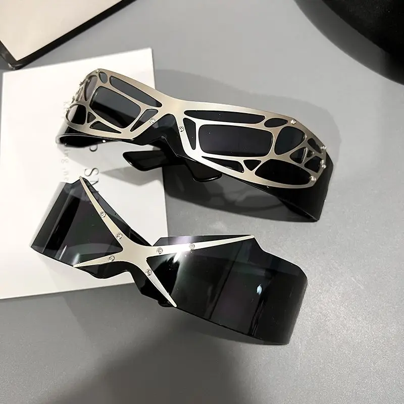Retro Rectangular Frameless Cut Edge Sunglasses Female Alien Exaggerated Punk Style Bouncing Disco Sunglasses