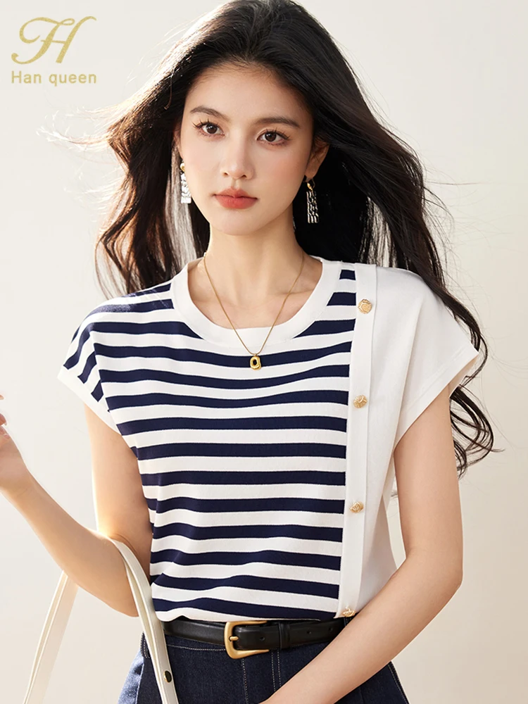 

H Han Queen 2025 Summer Contrasting Stripes Knitted T-shirt Vintage Tops Women Simple Short Sleeve Fashion Buttons Casual Shirts