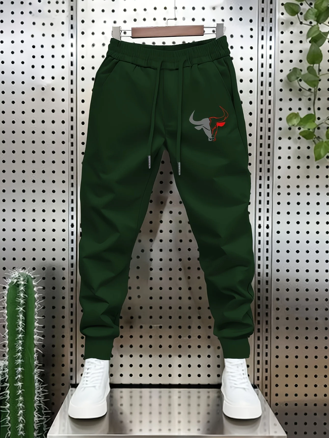 Cow-head pattern printed simple beach-style stretch fabric sports men's casual trendy long pants, fall/winter fleece version