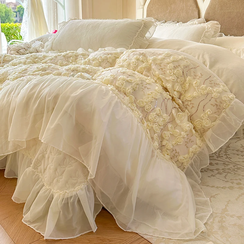 Romantic Rose Flowers Lace Ruffles Wedding Bedding Set Thick Warm Velvet Queen Duvet Cover Set Quilted Bedspread Set Pillowcases