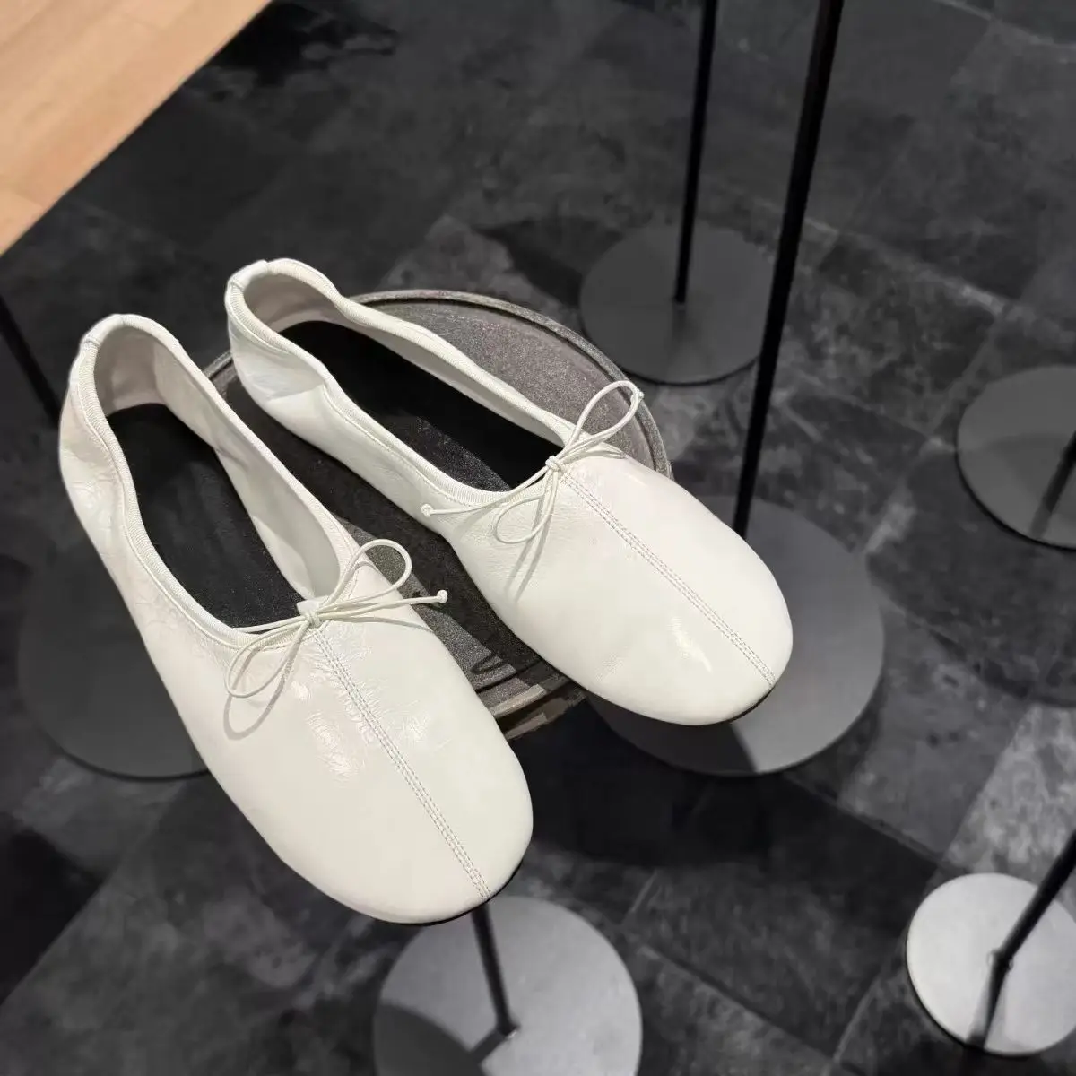 soft-bottom-ballet-flat-shoes-women's-spring-autumn-comfortable-grandmother-shoes-round-head-knot-leather-version